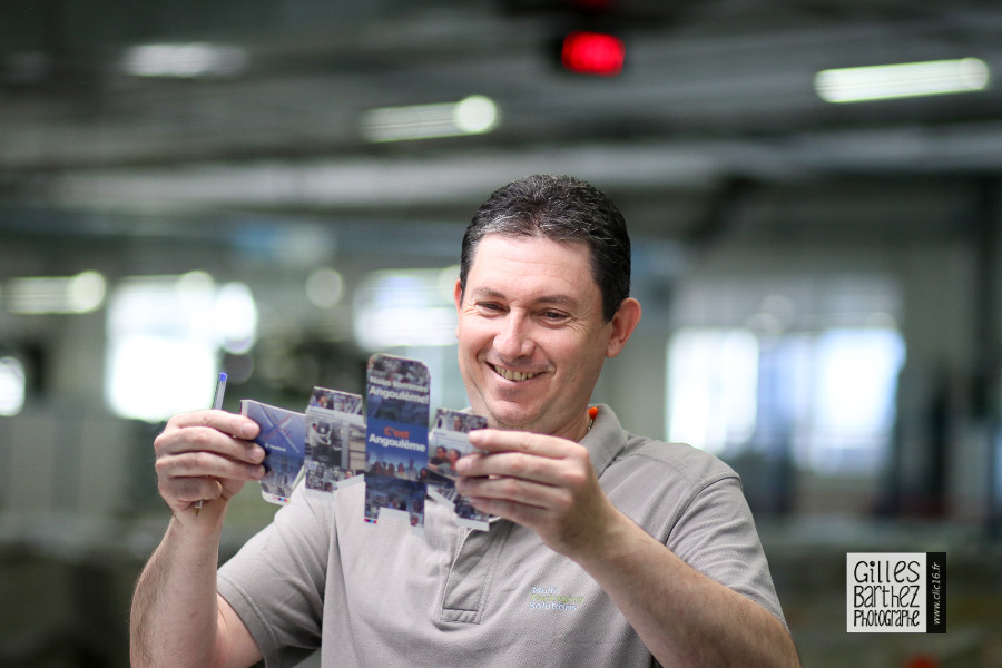 bonheur au travail bien fait fierté ouvrier souriant angouleme cognac charente france