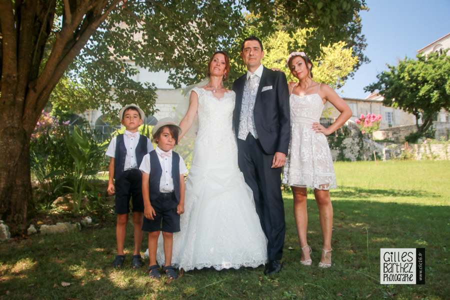 photo de famille originale au parc couple mariage mercure angouleme bordeaux logis bournet fleac yrieix chabanais etagnac charente calvez